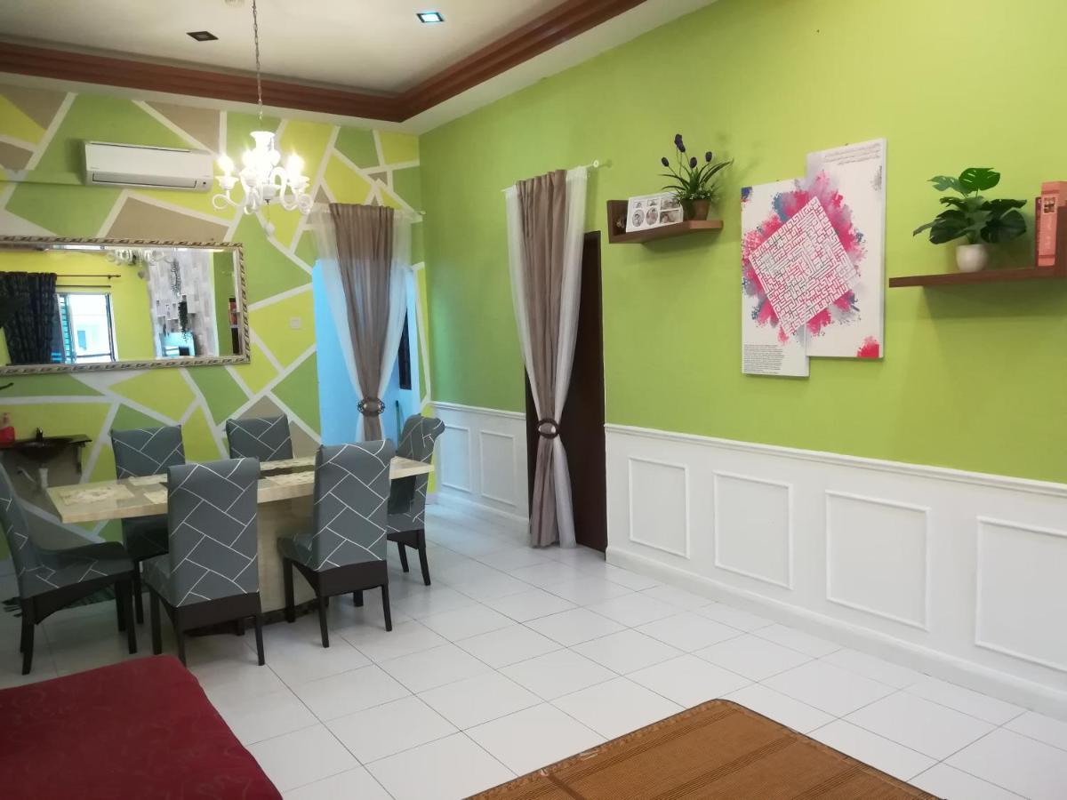 D Wangi Homestay Pasir Gudang At Ecotropic Exterior foto