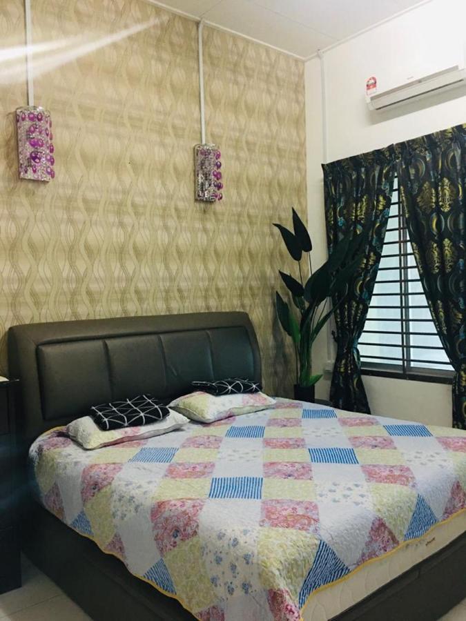 D Wangi Homestay Pasir Gudang At Ecotropic Exterior foto